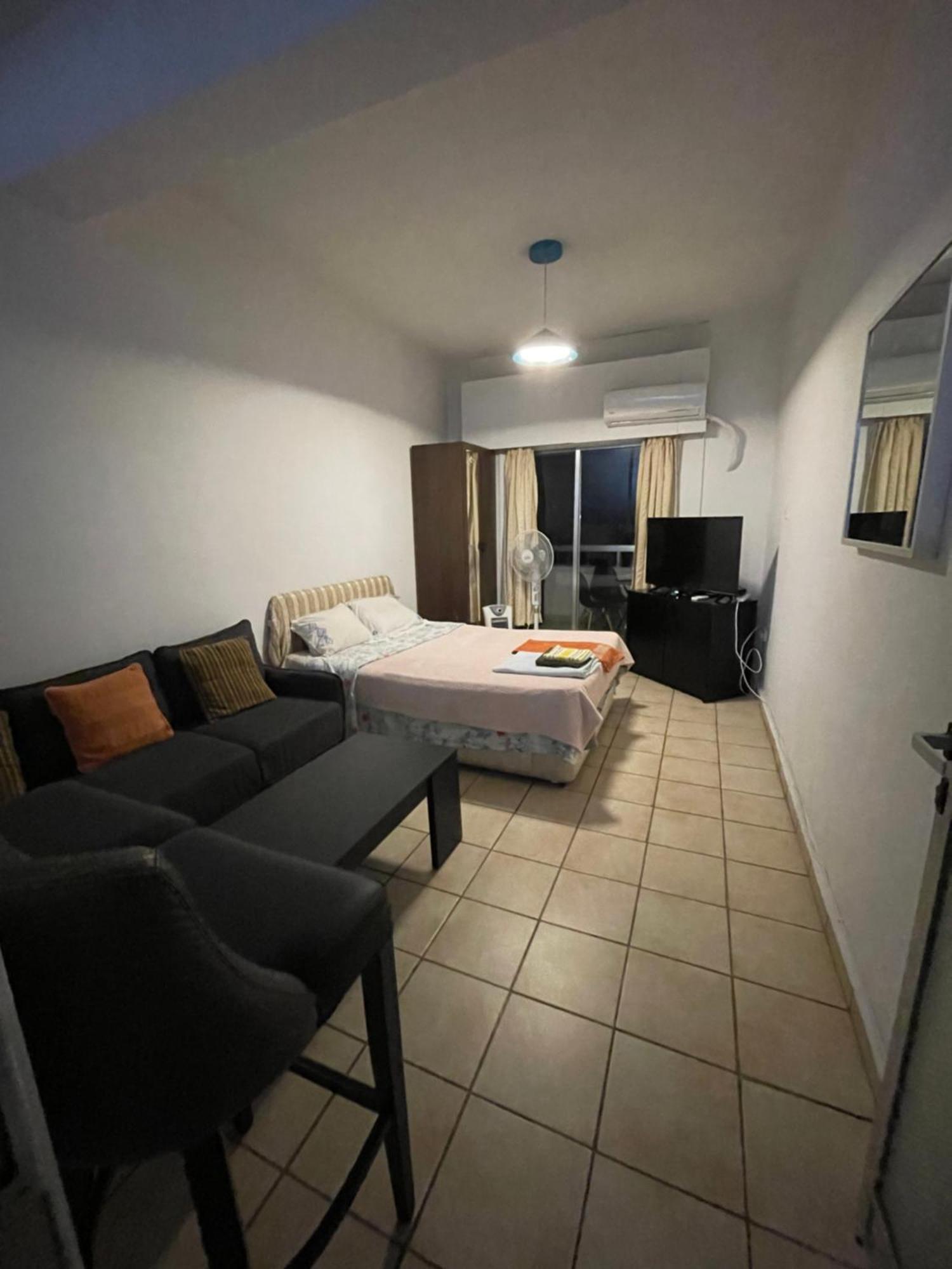 Studio Apartment Larnaka Exterior foto